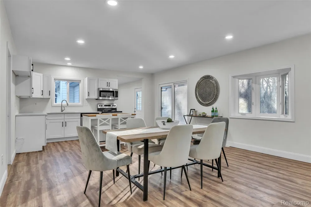 8165 Leonard Drive Holly Township, MI 48442