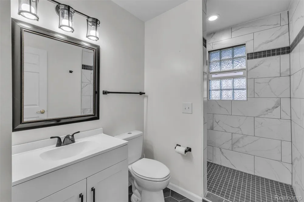 8165 Leonard Drive Holly Township, MI 48442