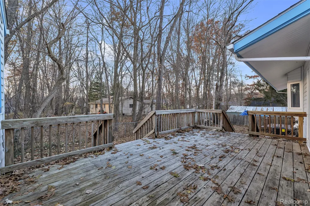 8165 Leonard Drive Holly Township, MI 48442