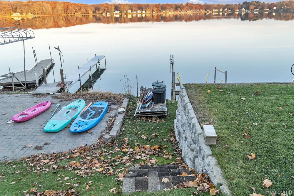 8165 Leonard Drive Holly Township, MI 48442