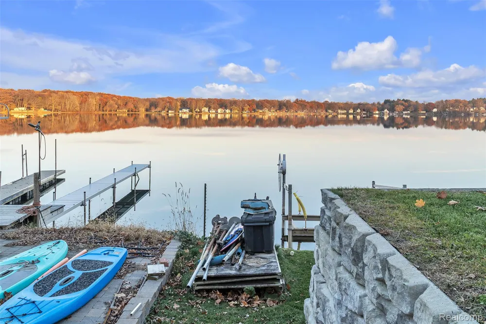 8165 Leonard Drive Holly Township, MI 48442