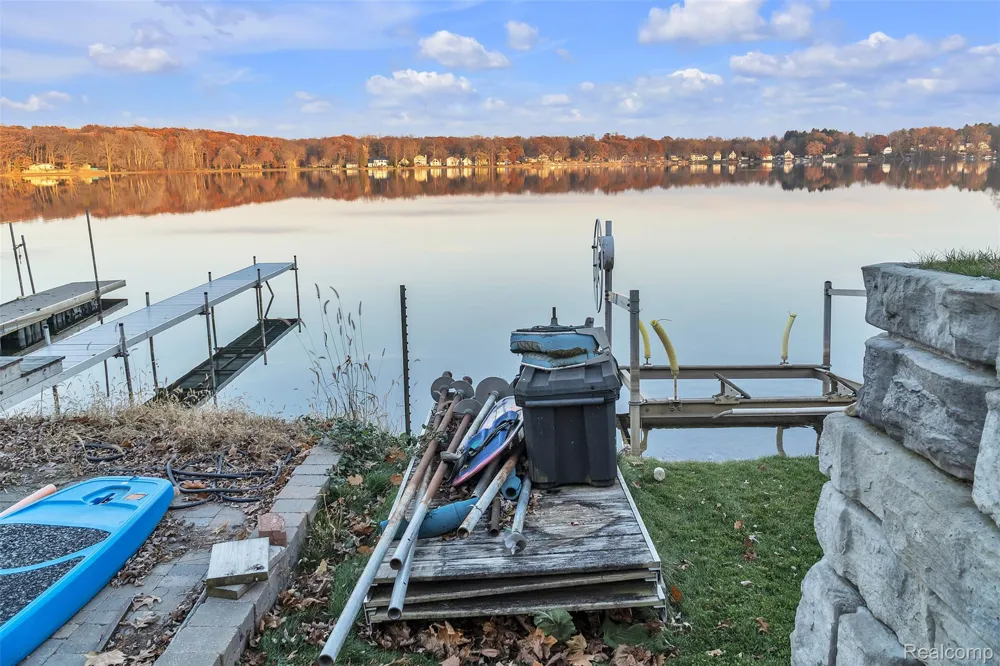 8165 Leonard Drive Holly Township, MI 48442