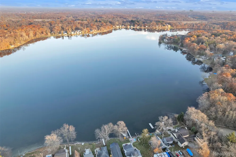 8165 Leonard Drive Holly Township, MI 48442