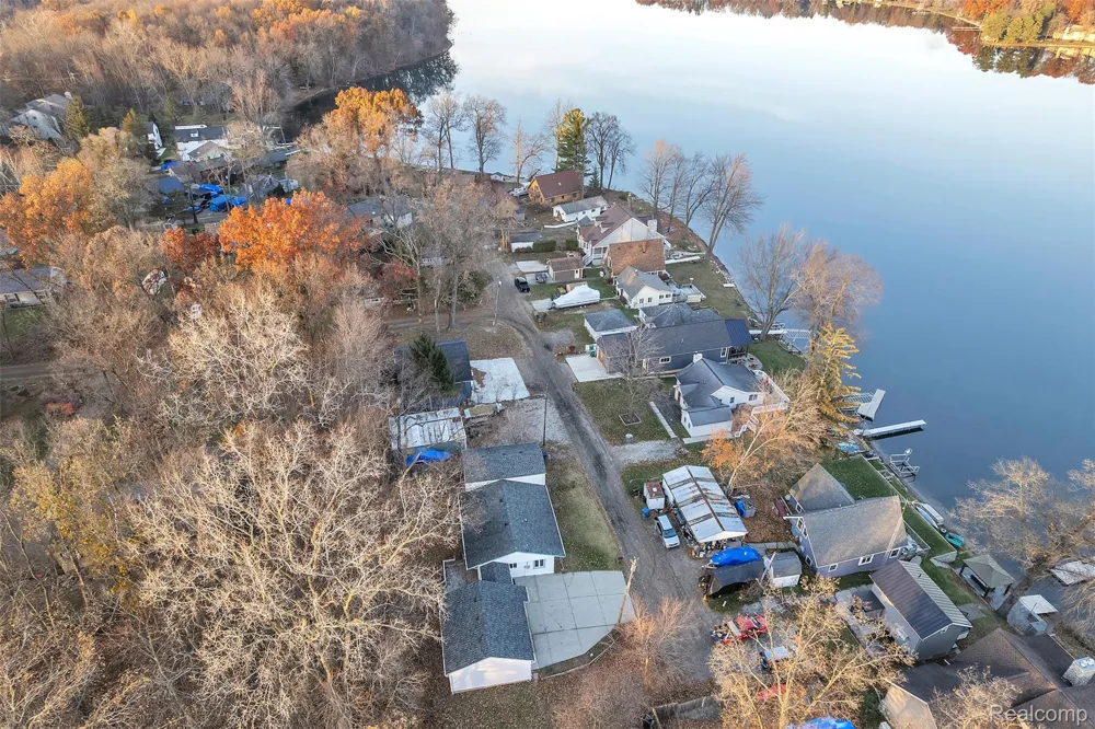 8165 Leonard Drive Holly Township, MI 48442