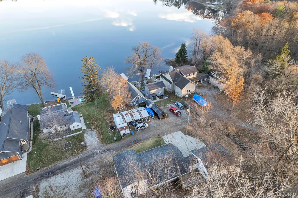 8165 Leonard Drive Holly Township, MI 48442
