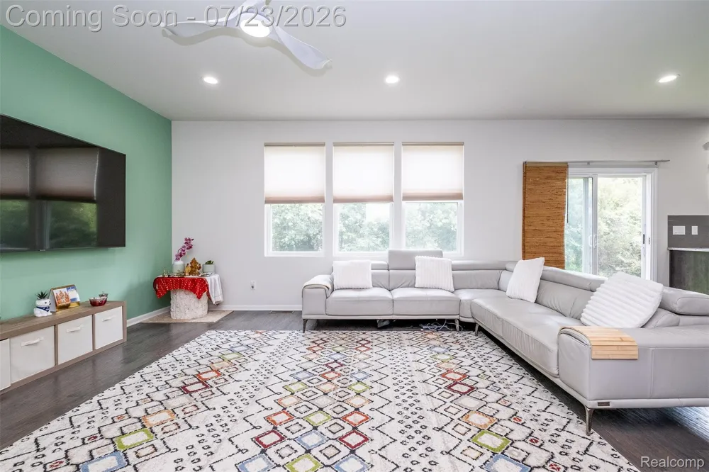 28296 Verona Drive Novi City, MI 48377