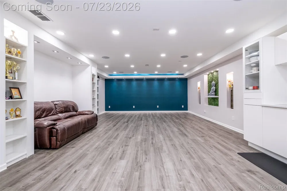 28296 Verona Drive Novi City, MI 48377