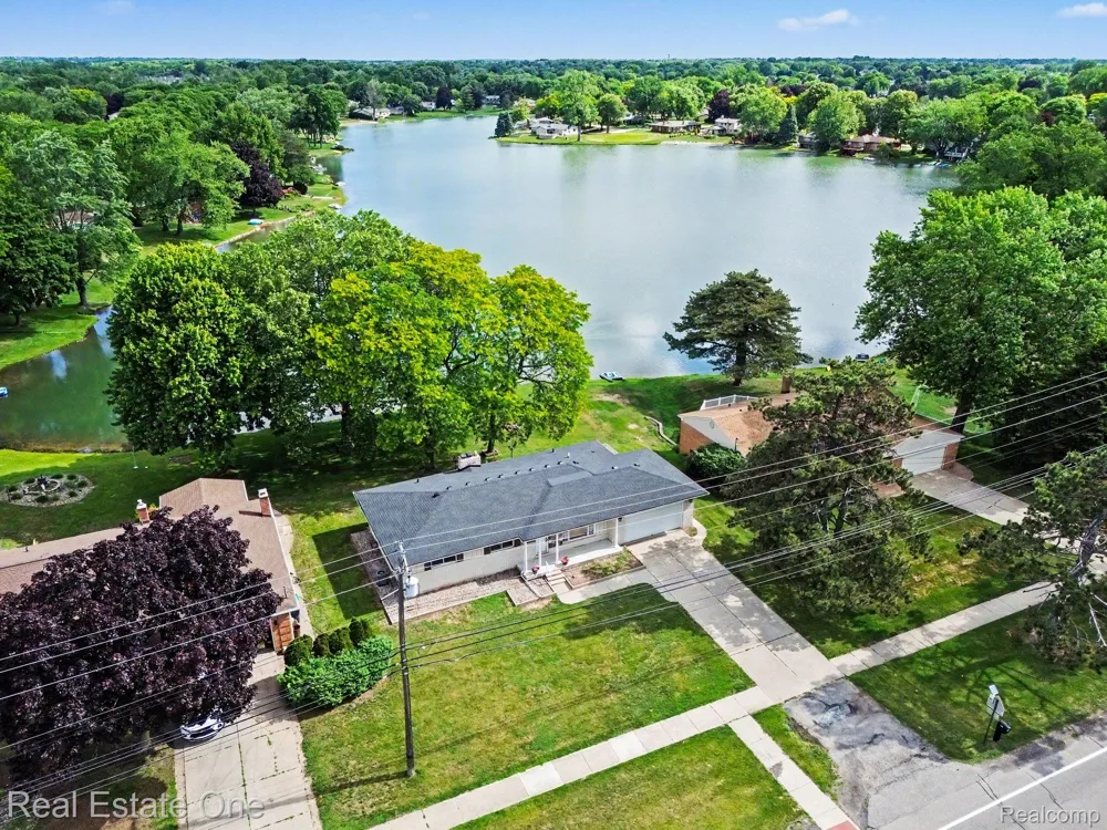 1347 E Square Lake Road Troy City, MI 48085