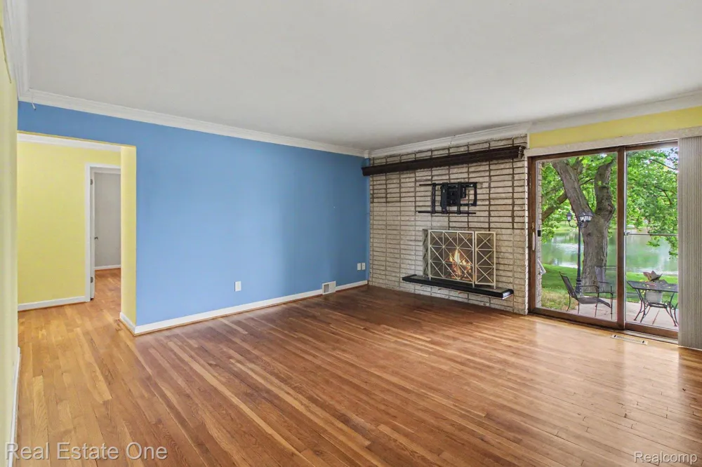 1347 E Square Lake Road Troy City, MI 48085