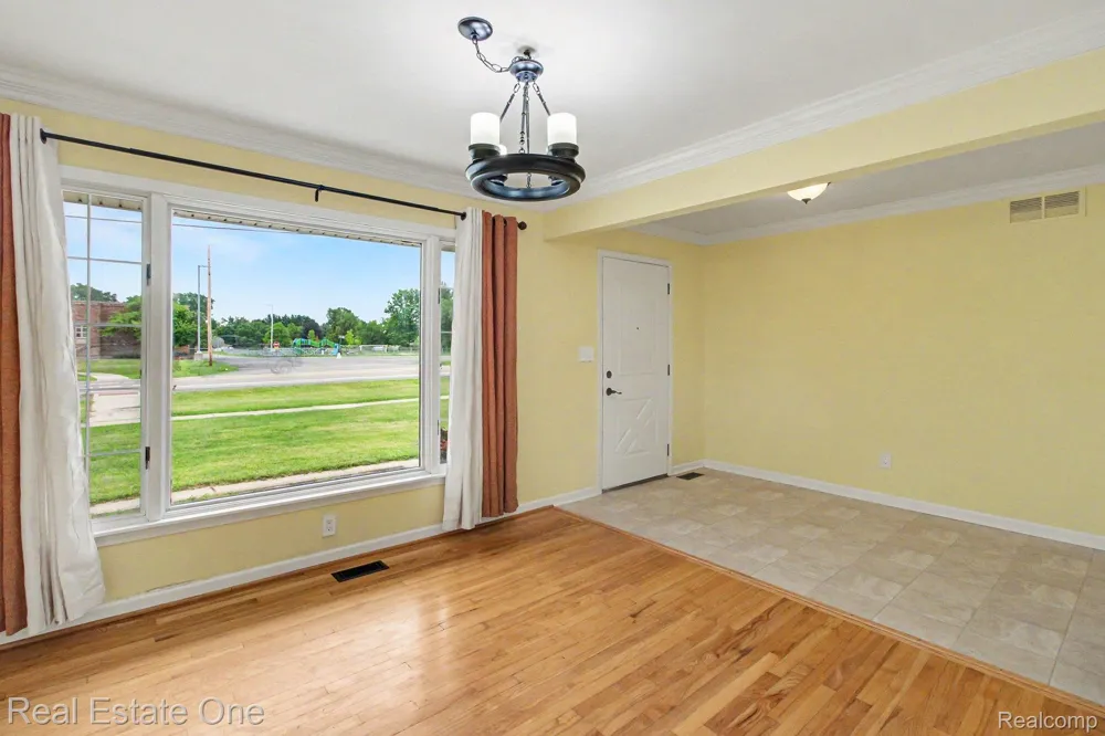 1347 E Square Lake Road Troy City, MI 48085