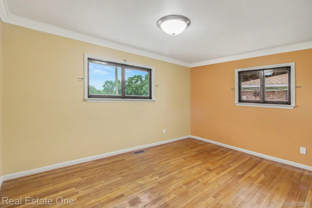 1347 E Square Lake Road Troy City, MI 48085
