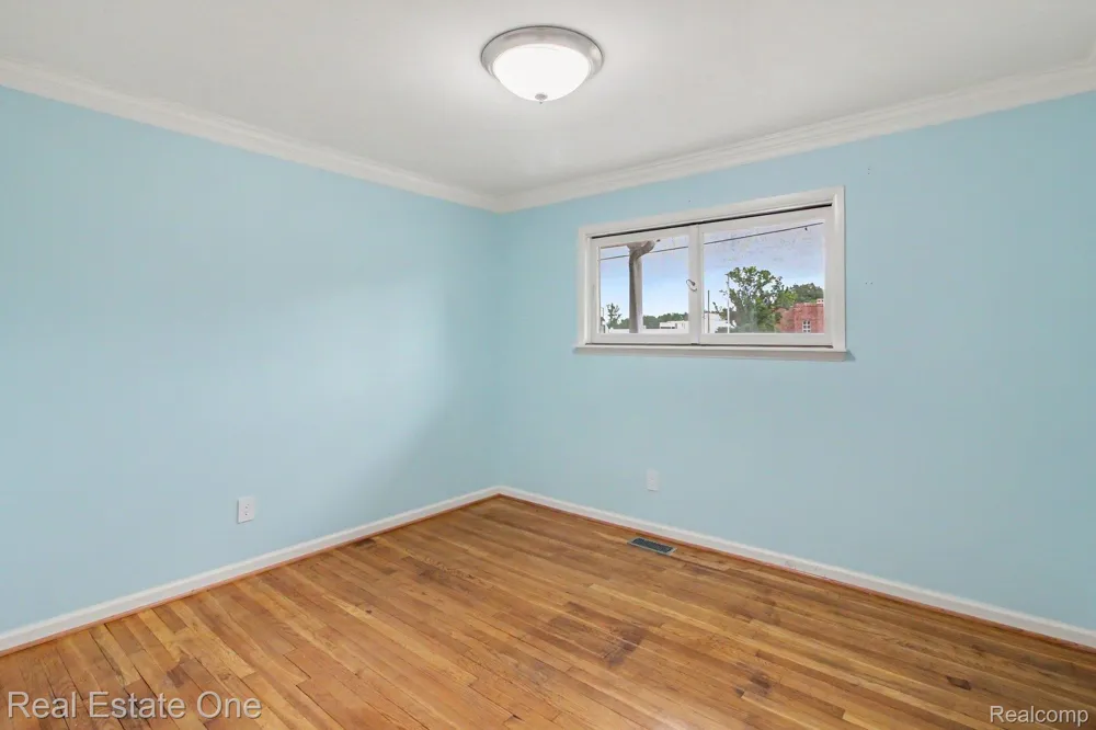 1347 E Square Lake Road Troy City, MI 48085