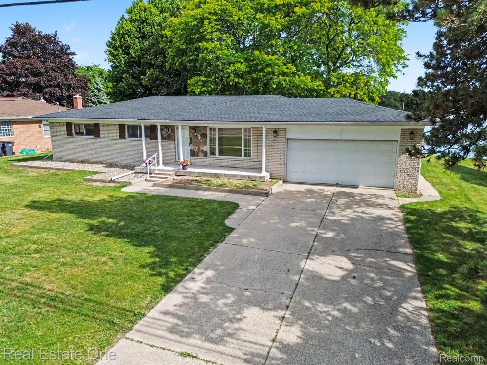1347 E Square Lake Road Troy City, MI 48085