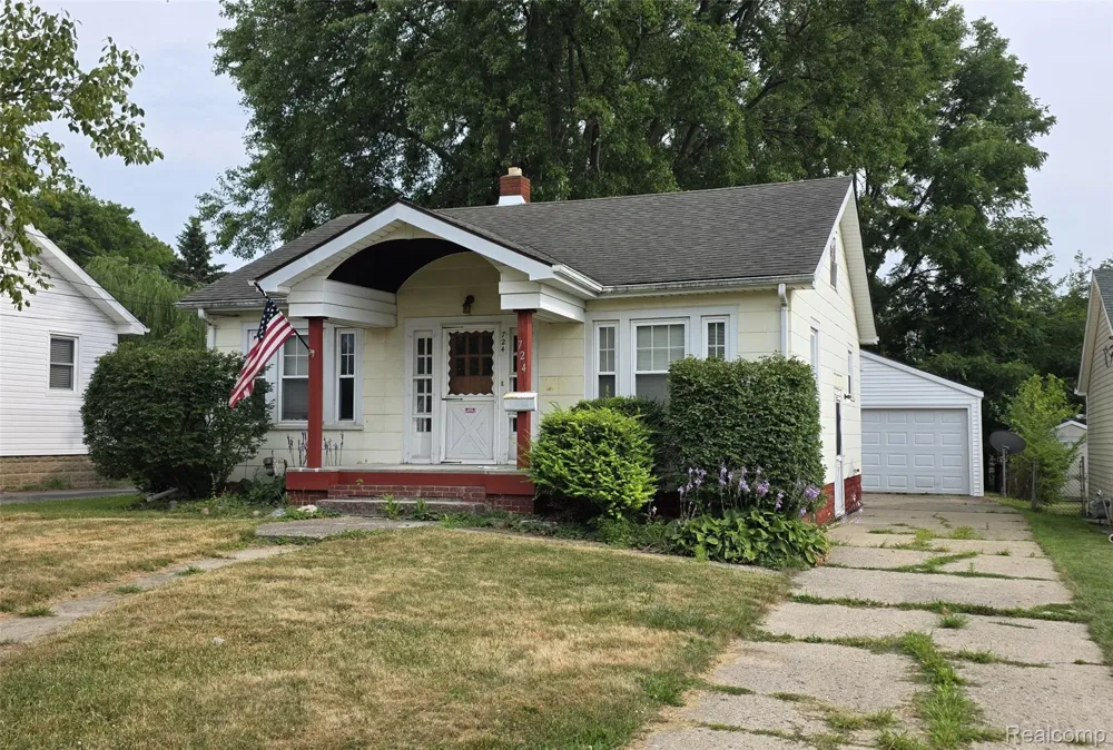 724 Alexandrine Ave Avenue Mt Morris City, MI 48458