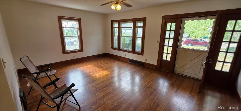 724 Alexandrine Ave Avenue Mt Morris City, MI 48458