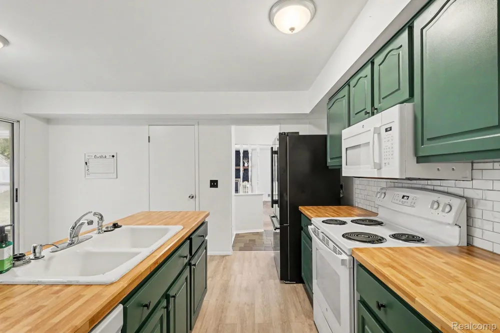 436 Dutch Mill Drive Flushing City, MI 48433
