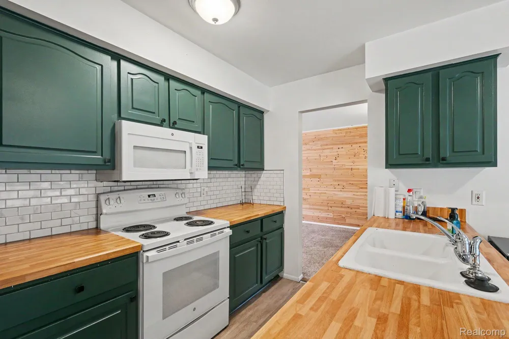 436 Dutch Mill Drive Flushing City, MI 48433