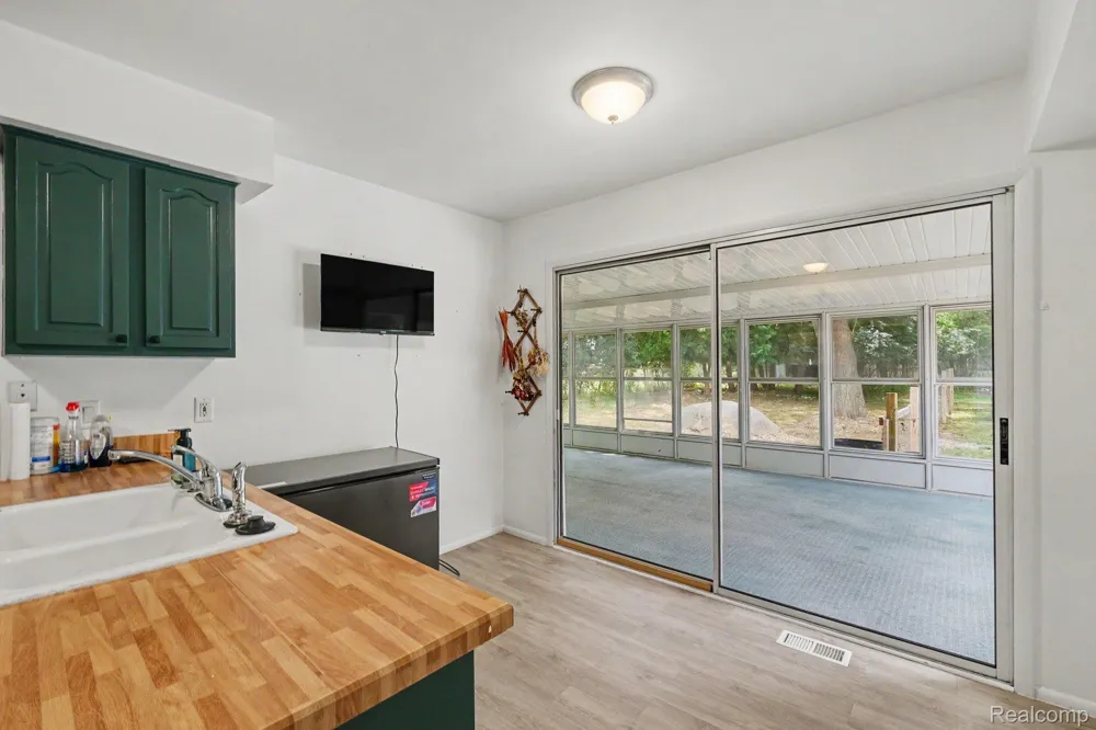 436 Dutch Mill Drive Flushing City, MI 48433