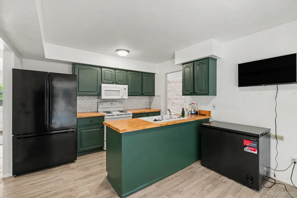 436 Dutch Mill Drive Flushing City, MI 48433