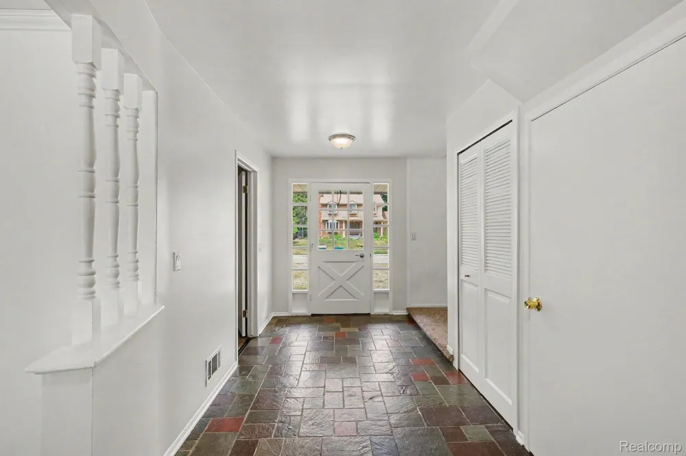 436 Dutch Mill Drive Flushing City, MI 48433