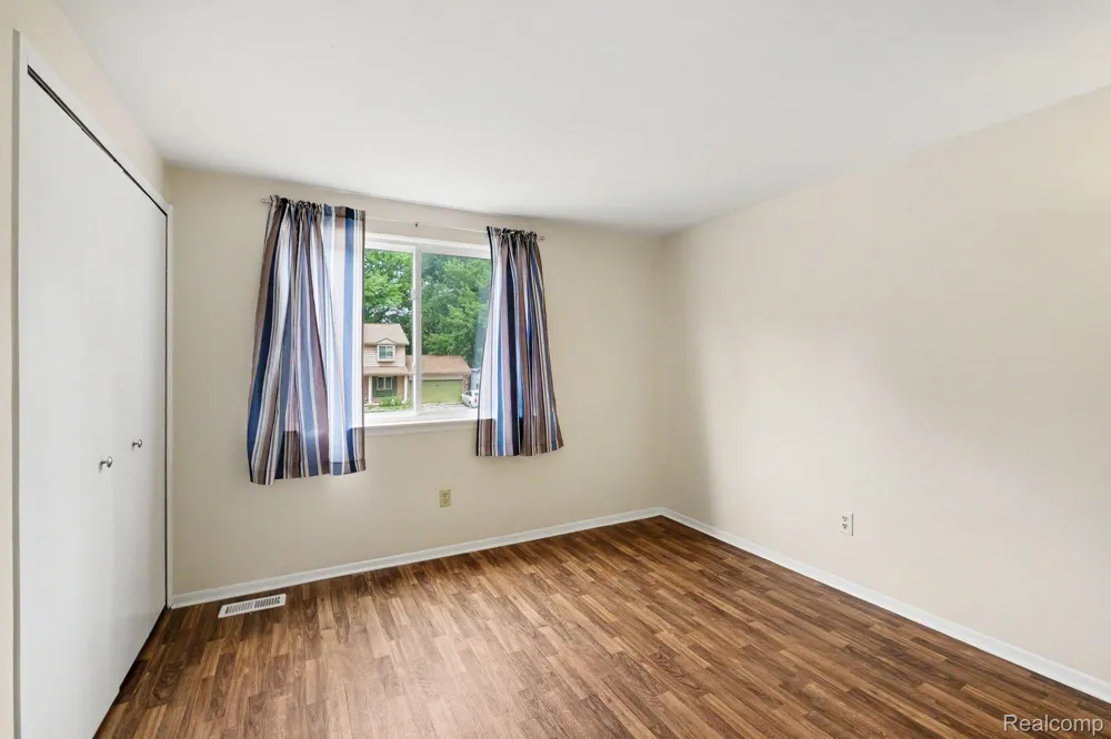 436 Dutch Mill Drive Flushing City, MI 48433