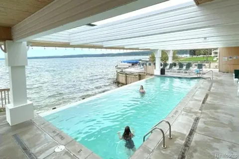 8520 Portage Point Drive
