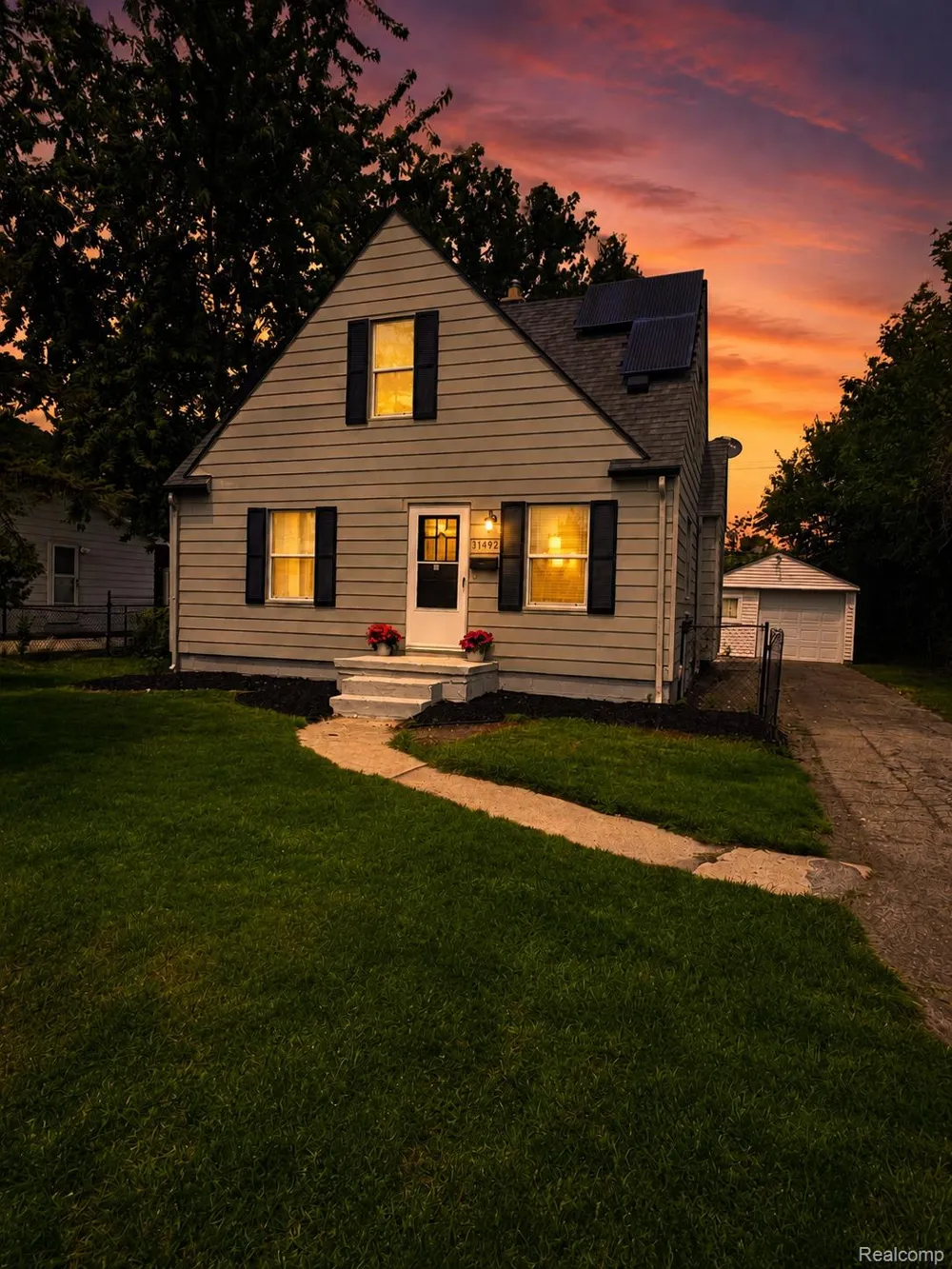 31492 Cherry Hill Road Garden City City, MI 48135