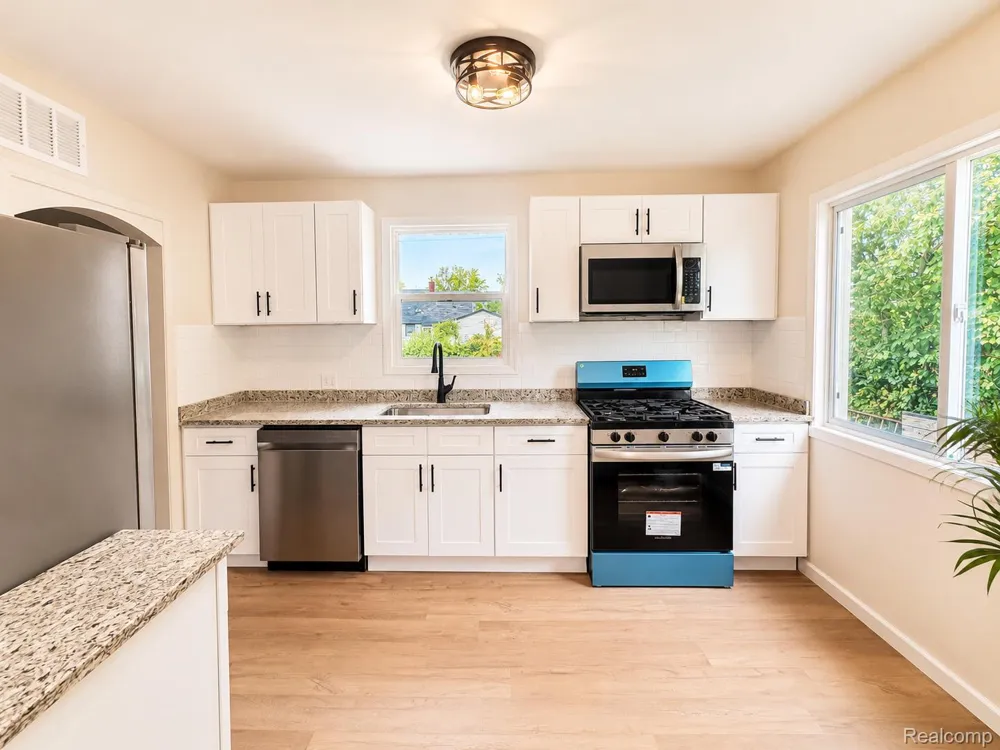 31492 Cherry Hill Road Garden City City, MI 48135