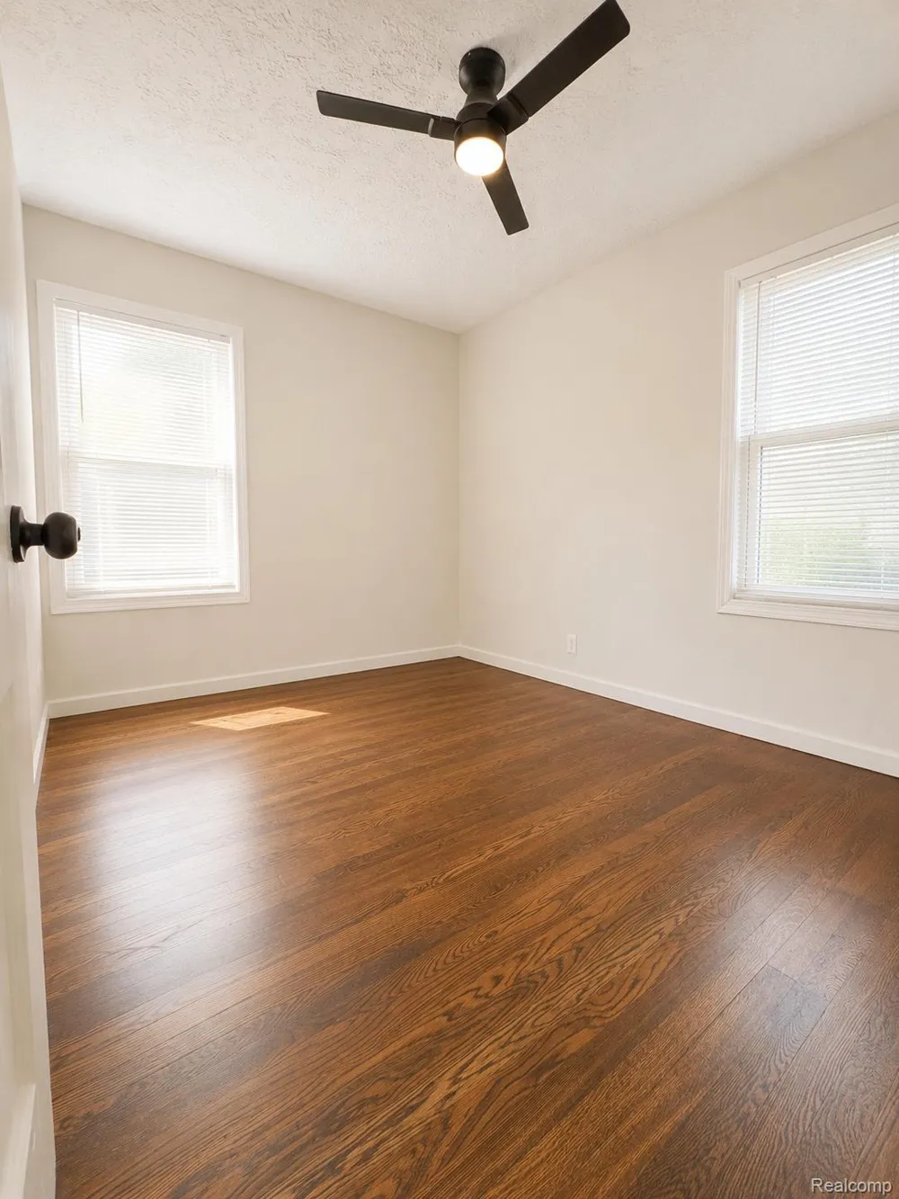 31492 Cherry Hill Road Garden City City, MI 48135