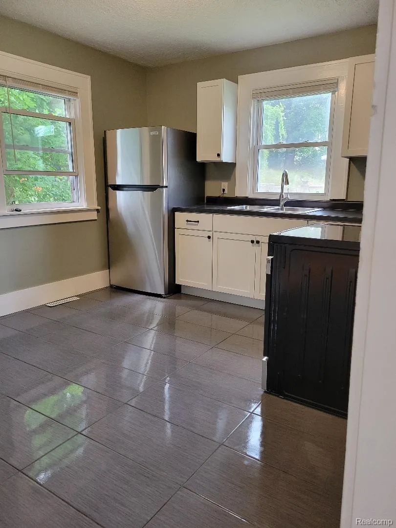 914 Middle Street Lansing City, MI 48915