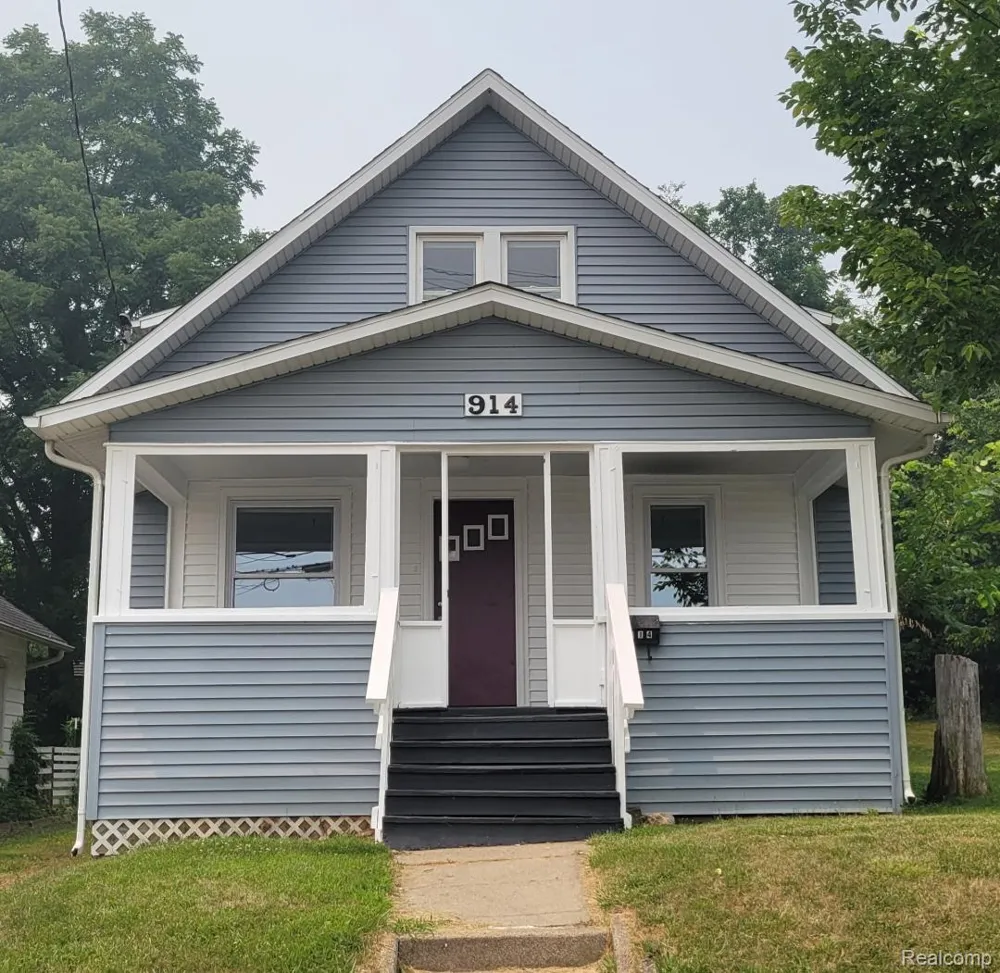 914 Middle Street Lansing City, MI 48915
