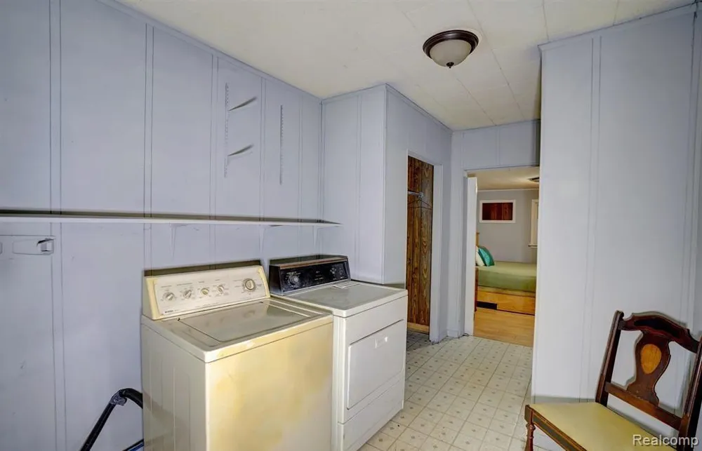 7046 Dort Highway Genesee Charter Township, MI 48458