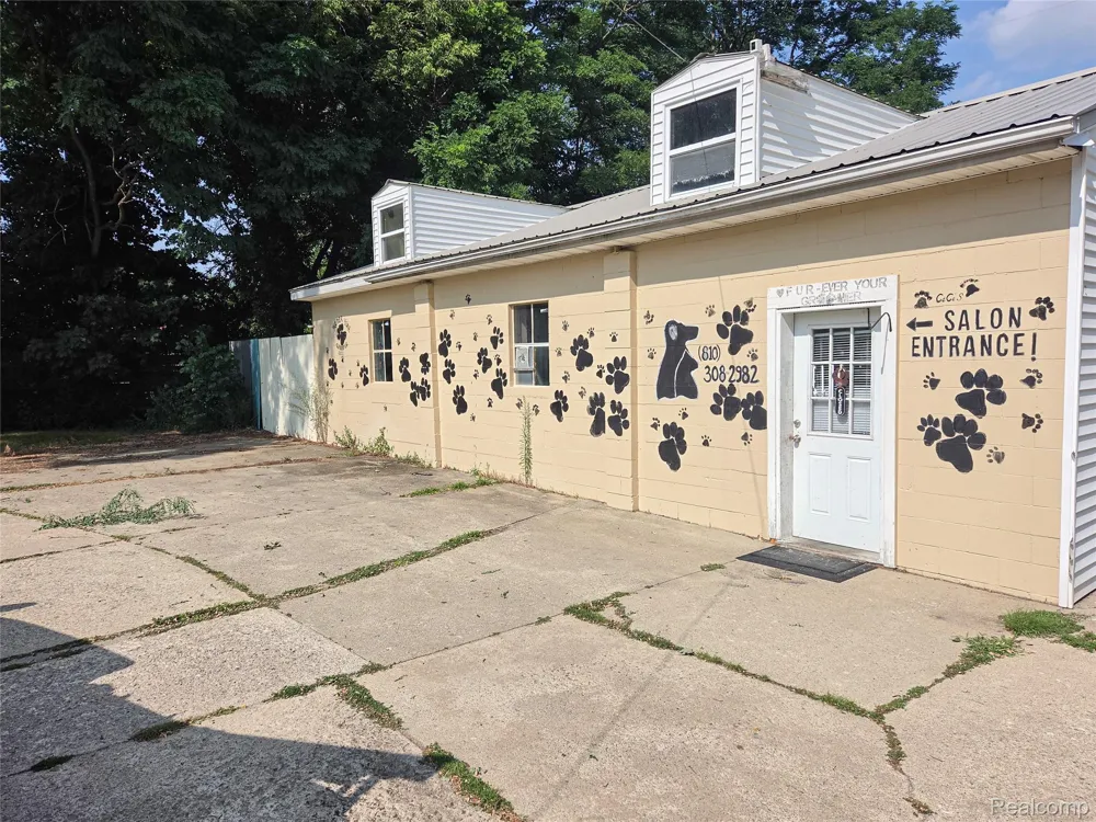 7046 Dort Highway Genesee Charter Township, MI 48458