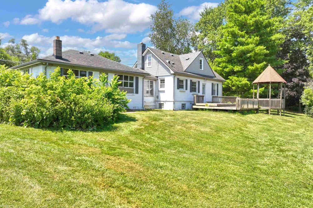 98 Shadywood Road Rochester Hills City, MI 48307