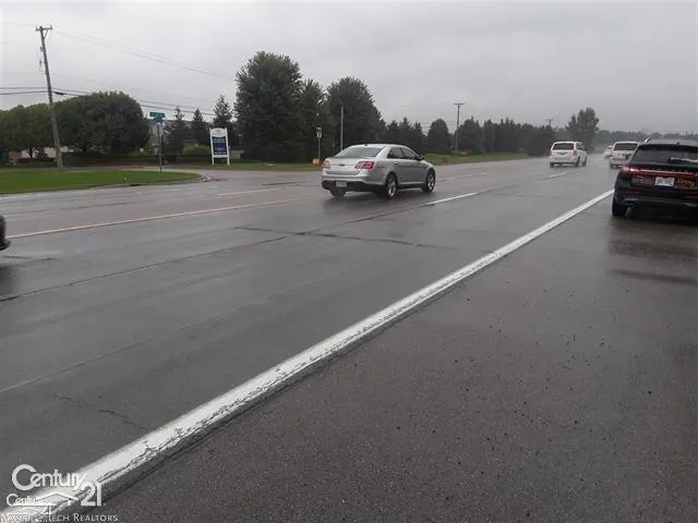 21 Mile Road Chesterfield Township, MI 48047