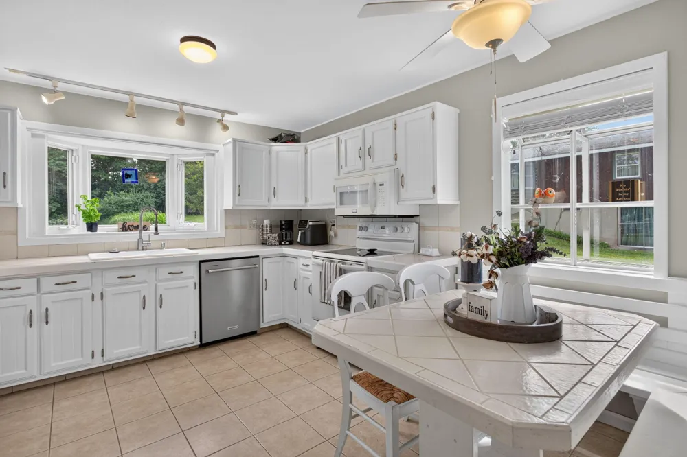 3125 Fawn Lane Blackman Charter Township, MI 49201