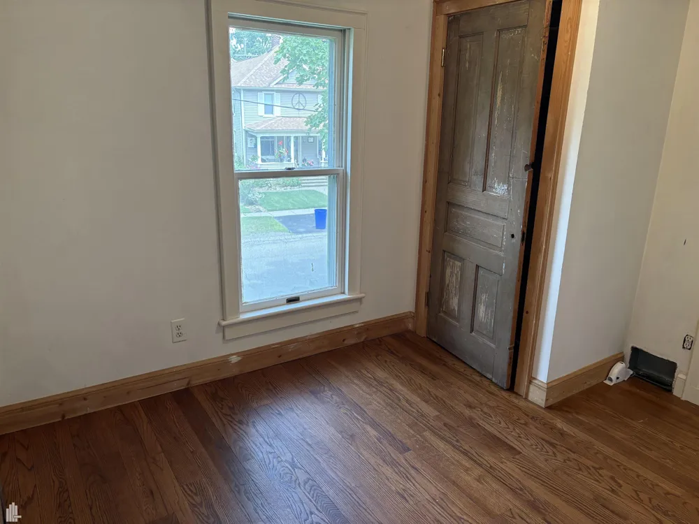 144 Washington Lake Orion Village, MI 48362