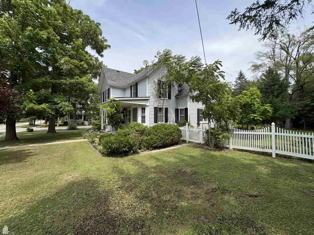 144 Washington Lake Orion Village, MI 48362