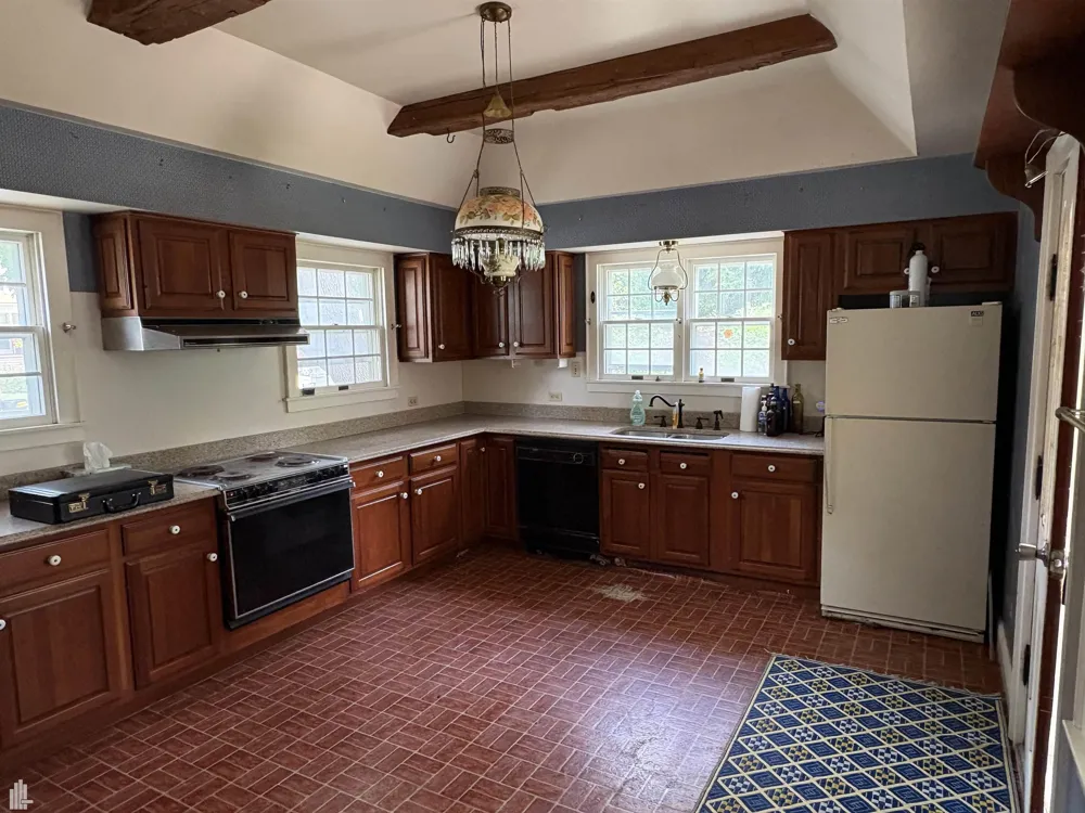 144 Washington Lake Orion Village, MI 48362