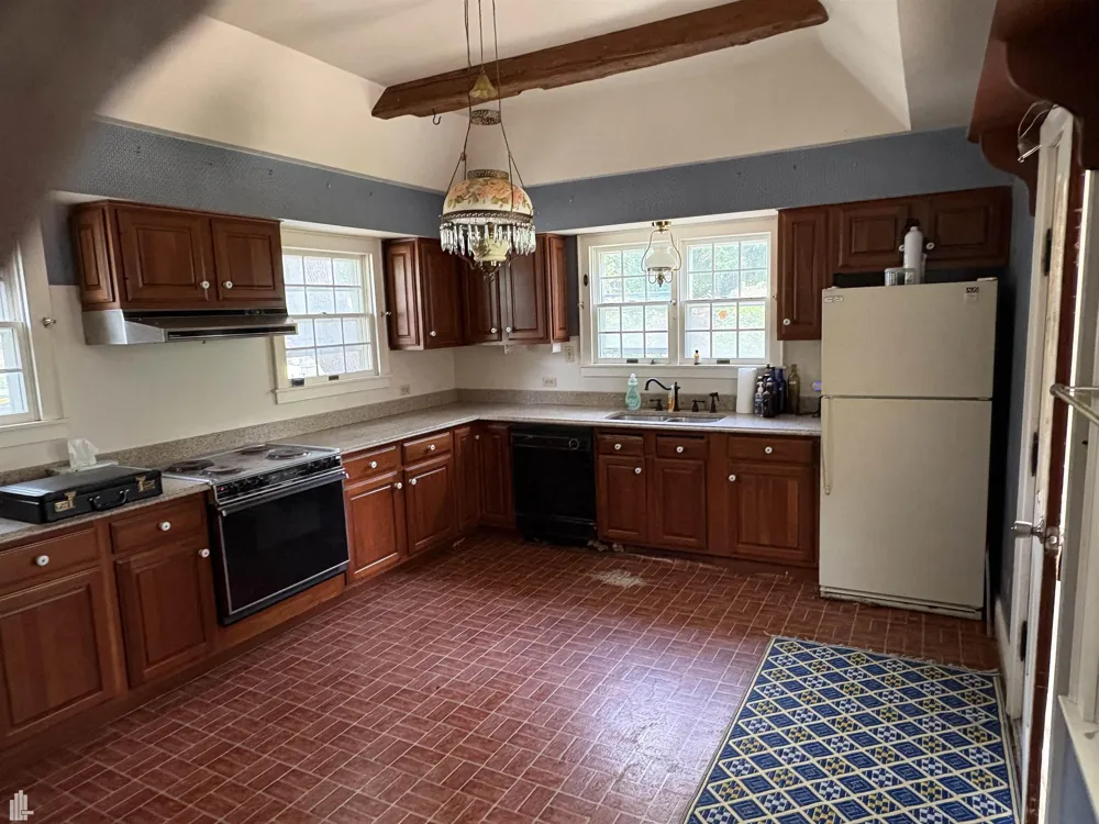 144 Washington Lake Orion Village, MI 48362