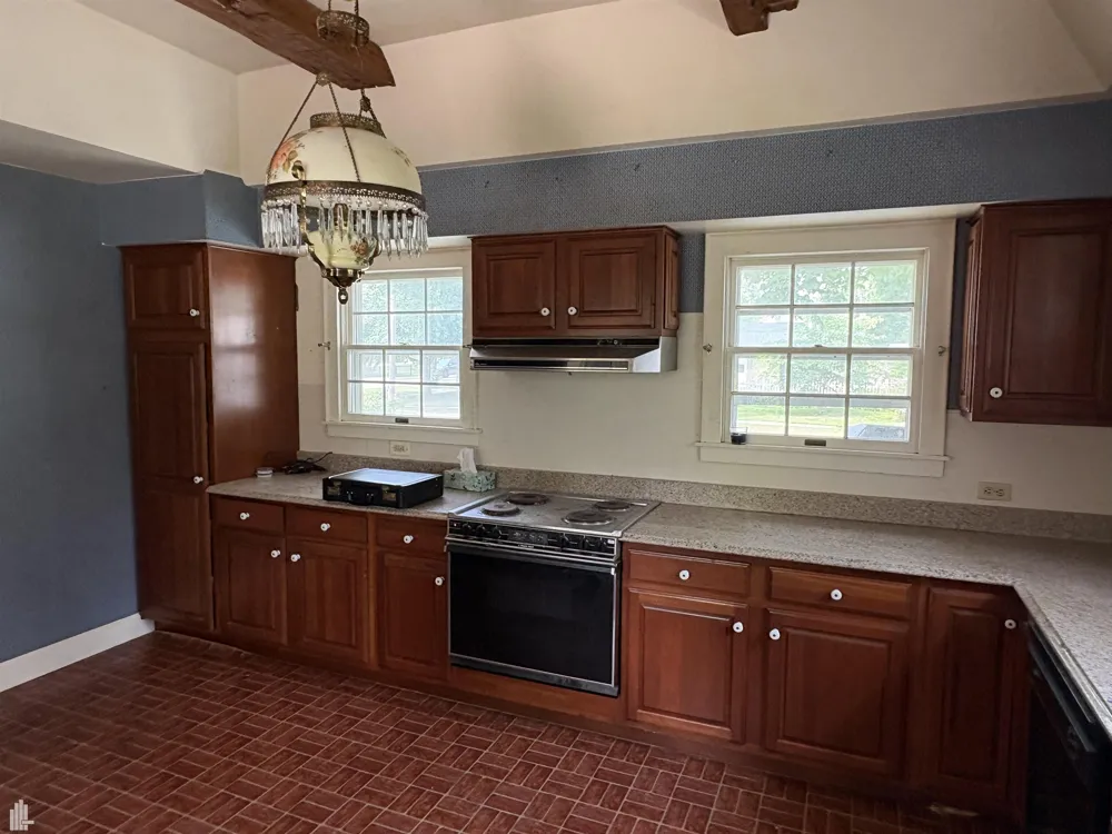 144 Washington Lake Orion Village, MI 48362