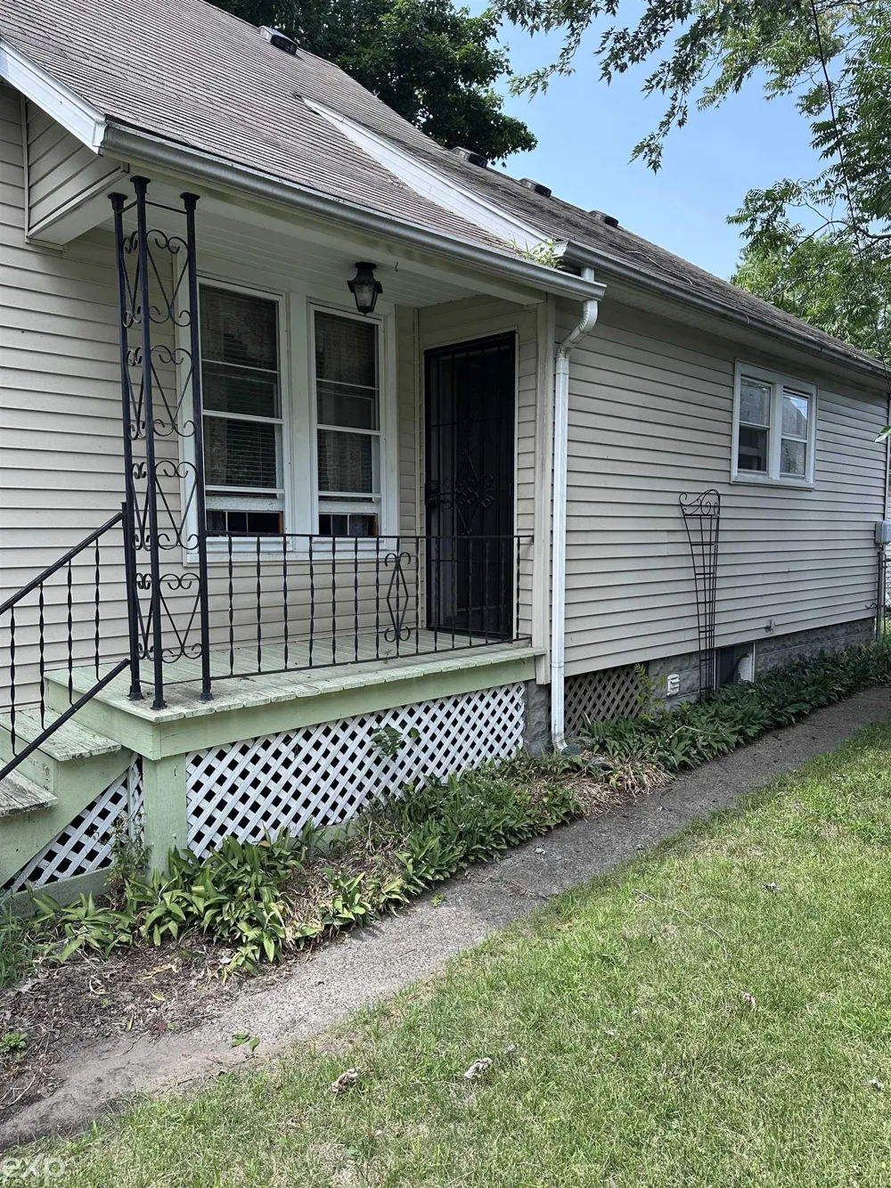 2417 Division Street Port Huron Charter Township, MI 48060