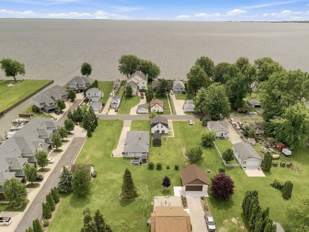 47561 Forton st Street Chesterfield Township, MI 48047