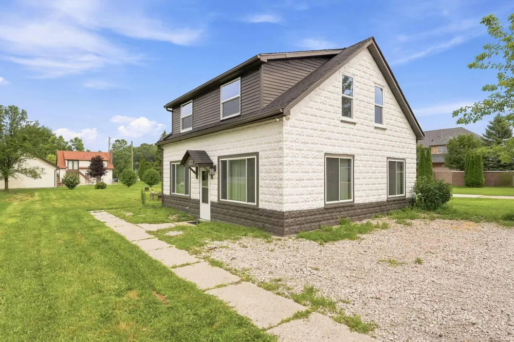 47561 Forton st Street Chesterfield Township, MI 48047