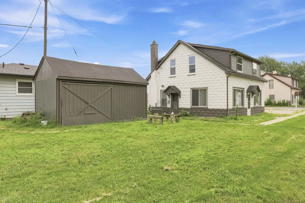 47561 Forton st Street Chesterfield Township, MI 48047