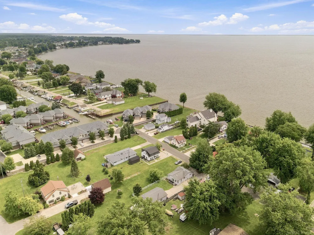 47561 Forton st Street Chesterfield Township, MI 48047
