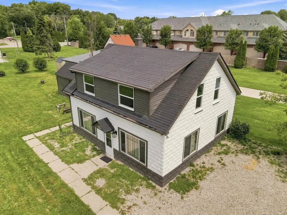 47561 Forton st Street Chesterfield Township, MI 48047