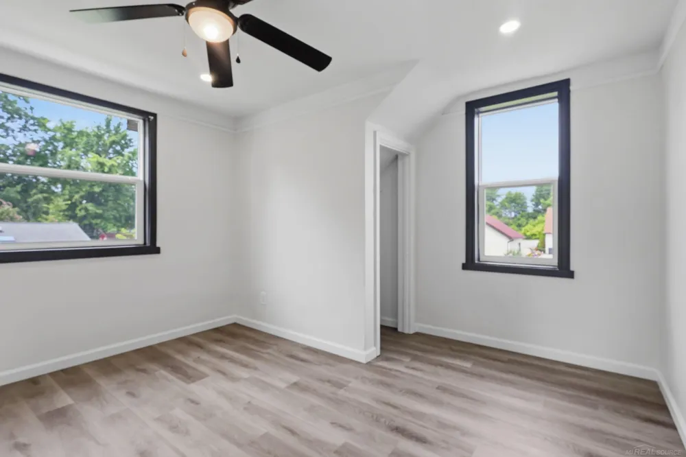 47561 Forton st Street Chesterfield Township, MI 48047