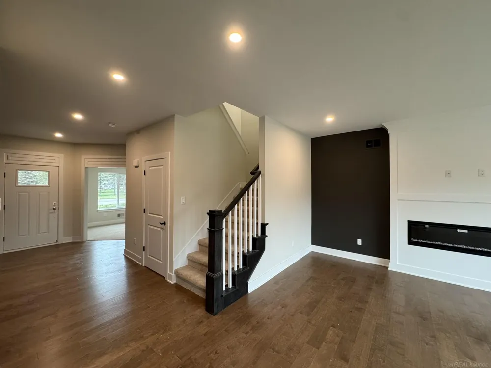 37183 Curwood Drive Sterling Heights City, MI 48310