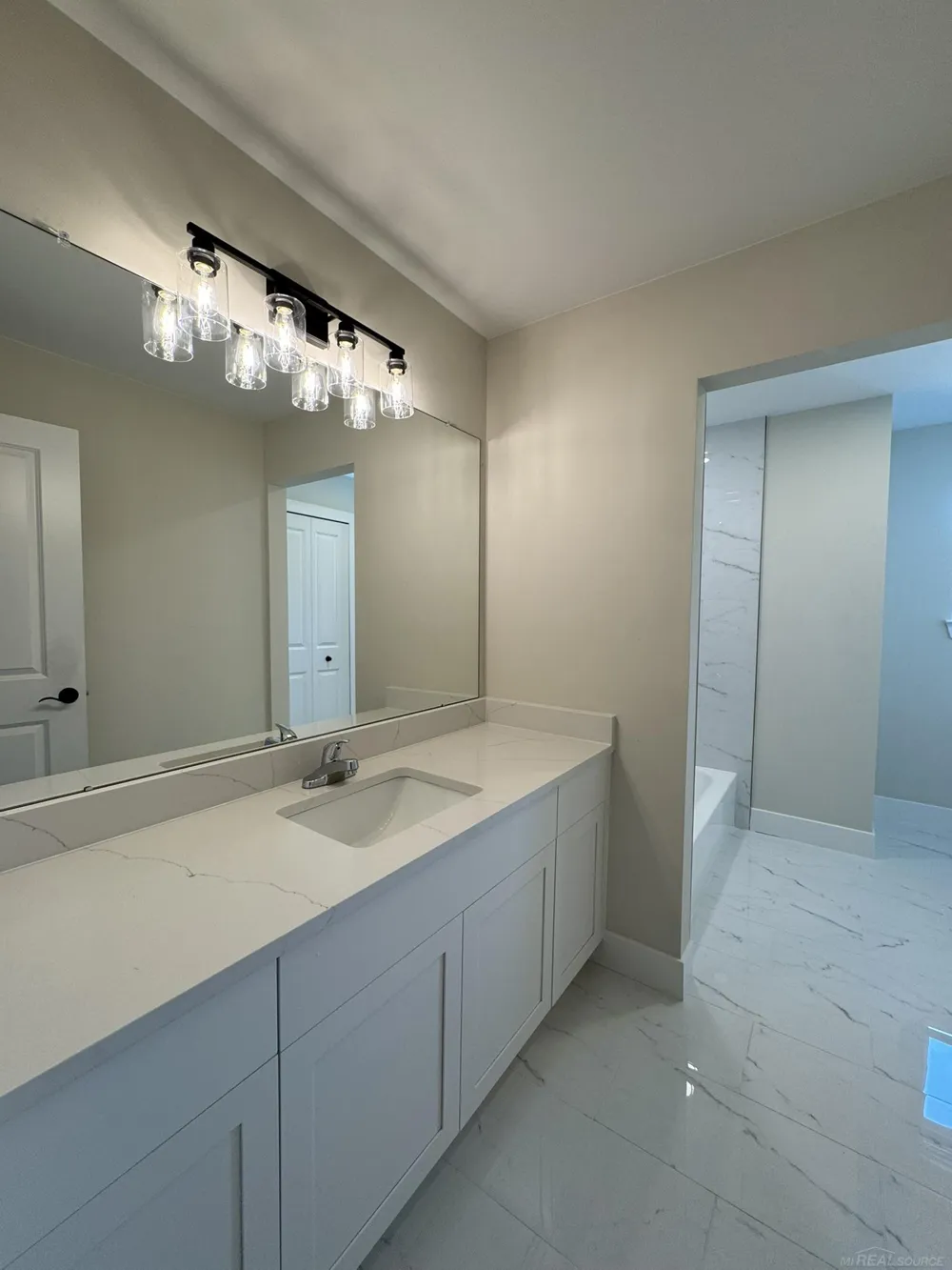 37183 Curwood Drive Sterling Heights City, MI 48310